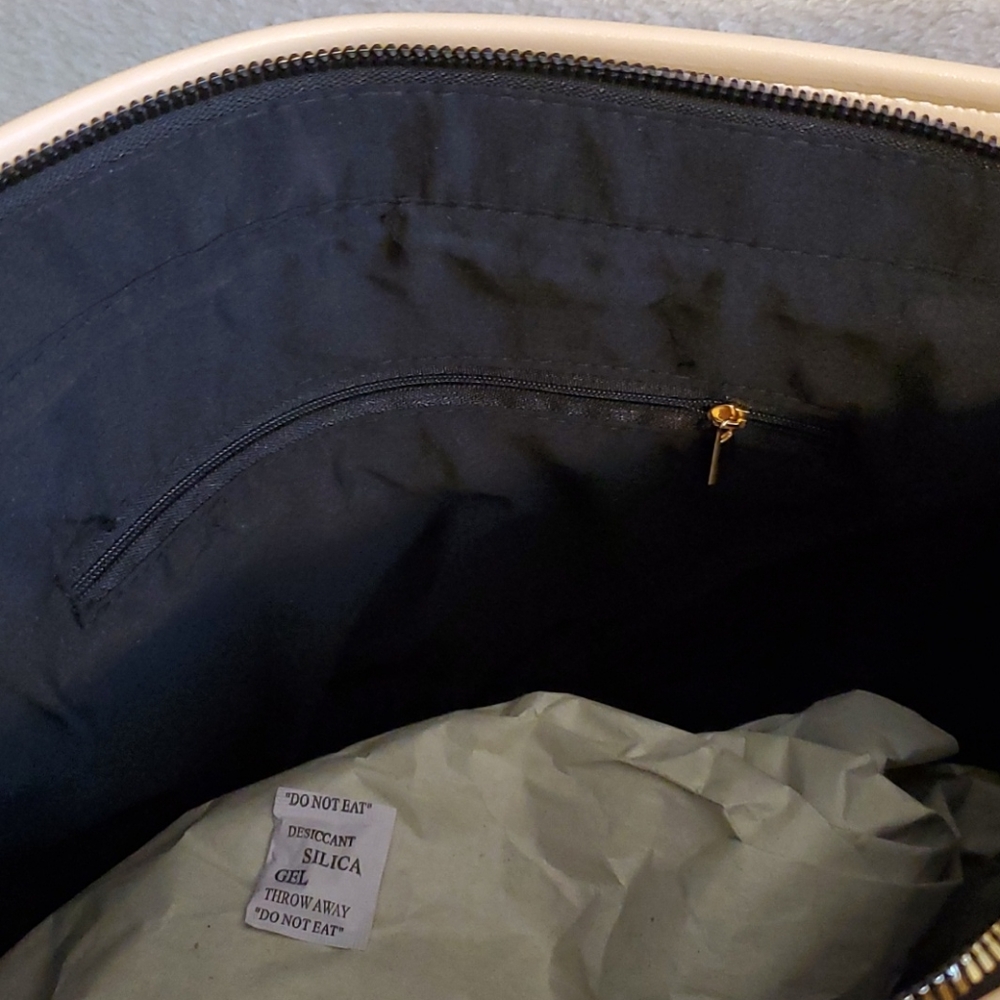 NWT Faux Snakeskin Tote . LG Handbag - Picture 8 of 16